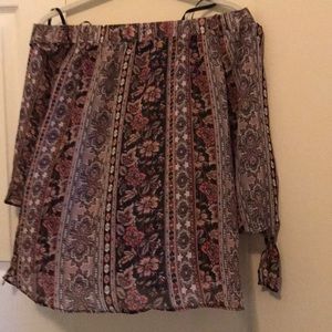 Lightweight off the shoulder top